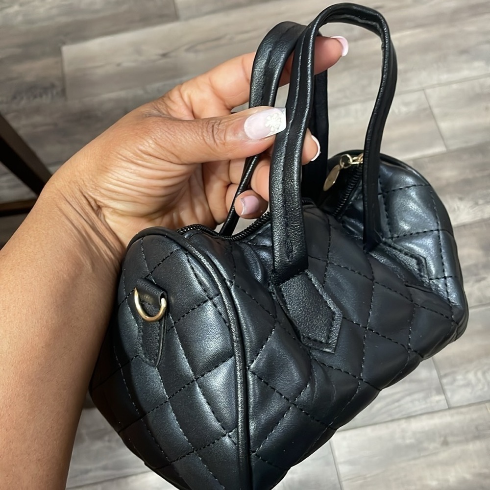Black Quilted Mini Fashion Bag - Picture 12 of 13